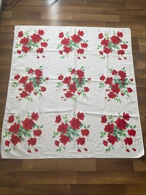 1950’s Tablecloth White Cotton Red Rose Print Square Vintage Wilendur